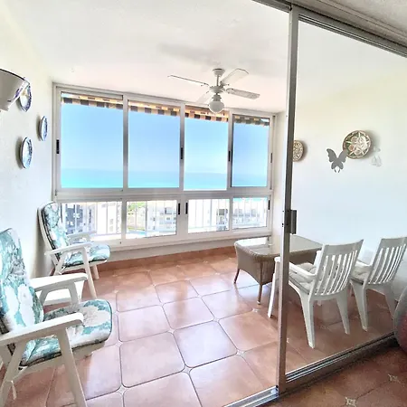 Apartment By The Sea *